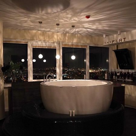 Sky Flat Jacuzzi 27 Floor Lejlighed Klaipėda Eksteriør billede