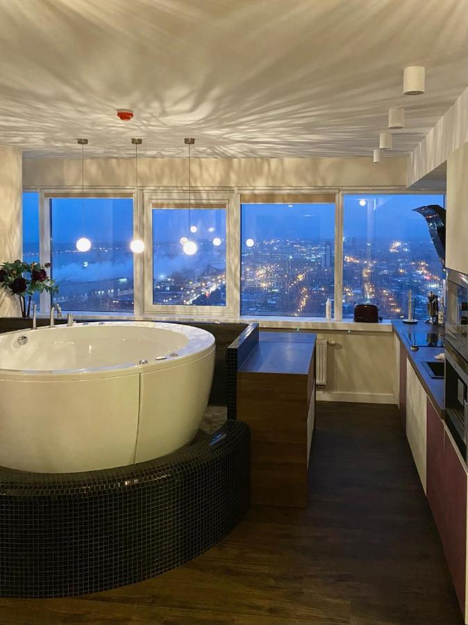 Sky Flat Jacuzzi 27 Floor Lejlighed Klaipėda Eksteriør billede