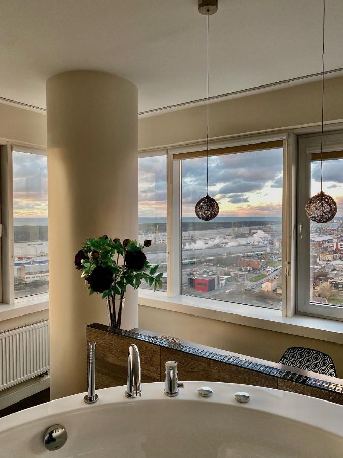 Sky Flat Jacuzzi 27 Floor Lejlighed Klaipėda Eksteriør billede