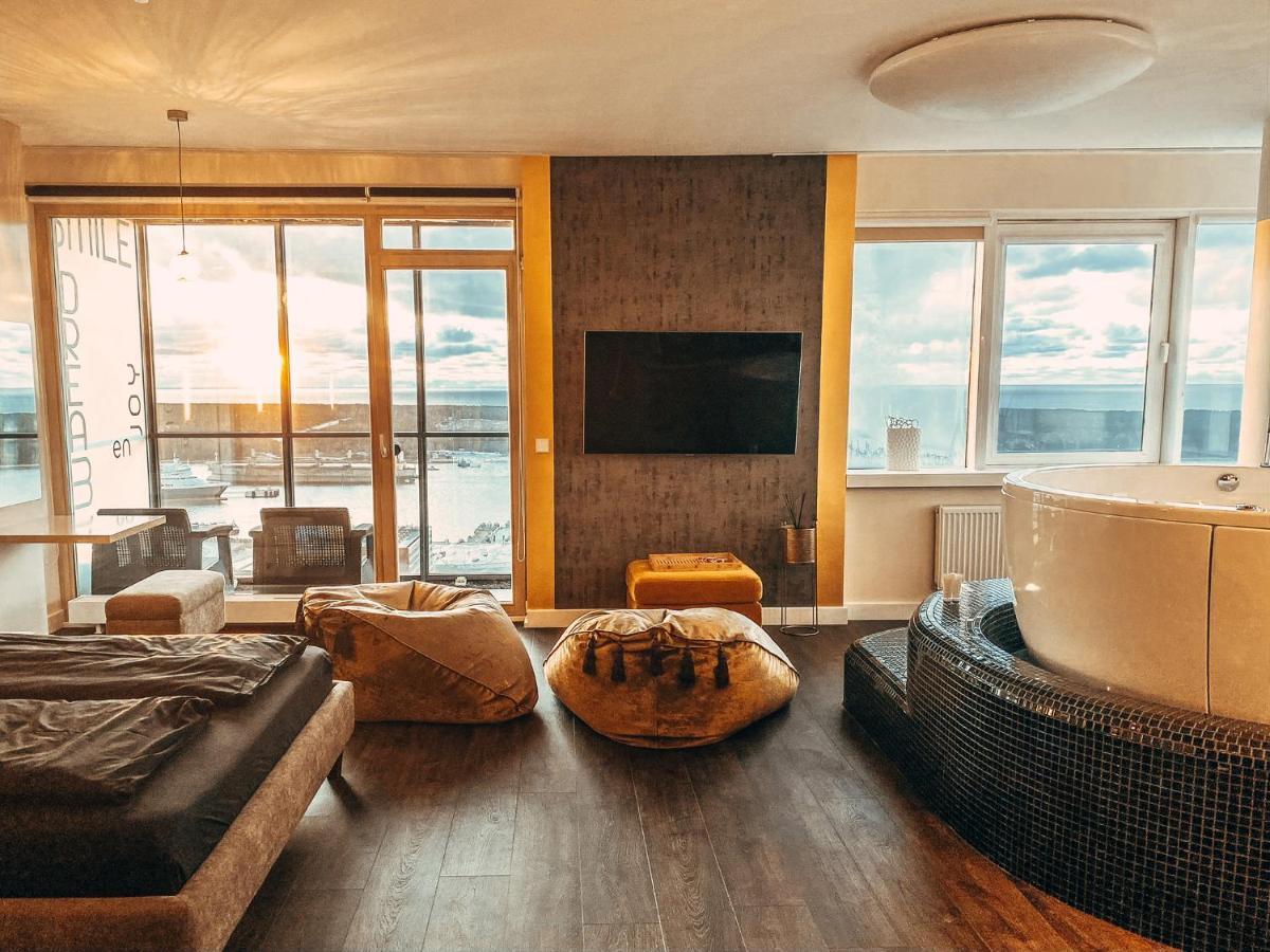 Sky Flat Jacuzzi 27 Floor Lejlighed Klaipėda Eksteriør billede