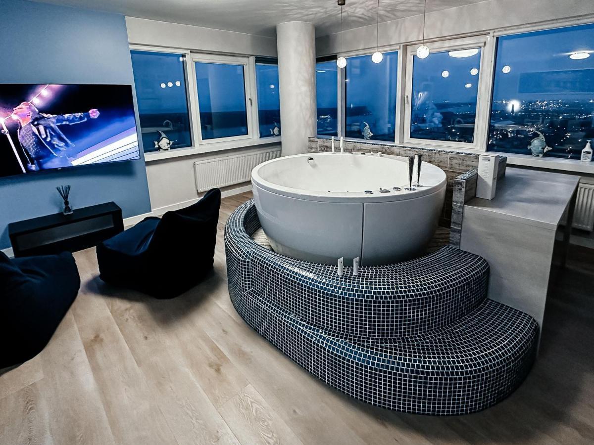 Sky Flat Jacuzzi 27 Floor Lejlighed Klaipėda Eksteriør billede